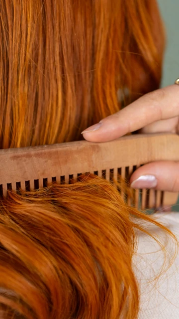 orange Haare gefärbt mit Pflanzenfarbe