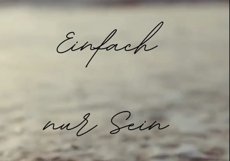 Wellen an Strand mit Text Einfach nur sein